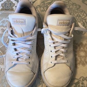 Adidas Women’. Size: 7 1/2 Color: White